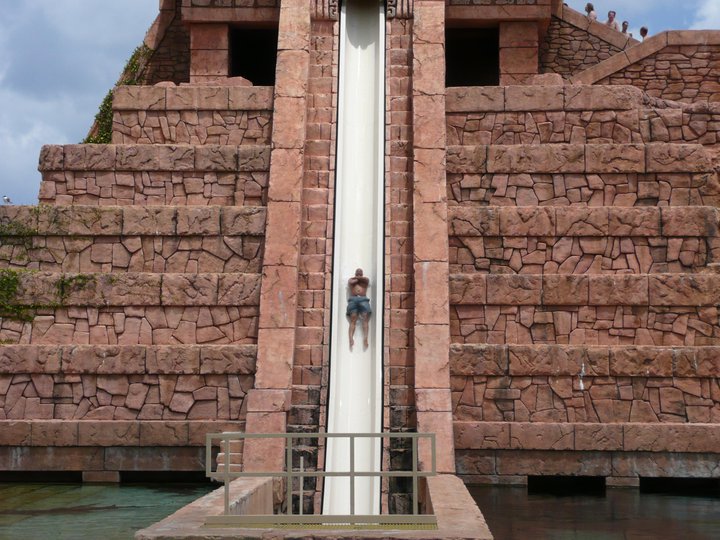 Atlantis Paradise Island slide