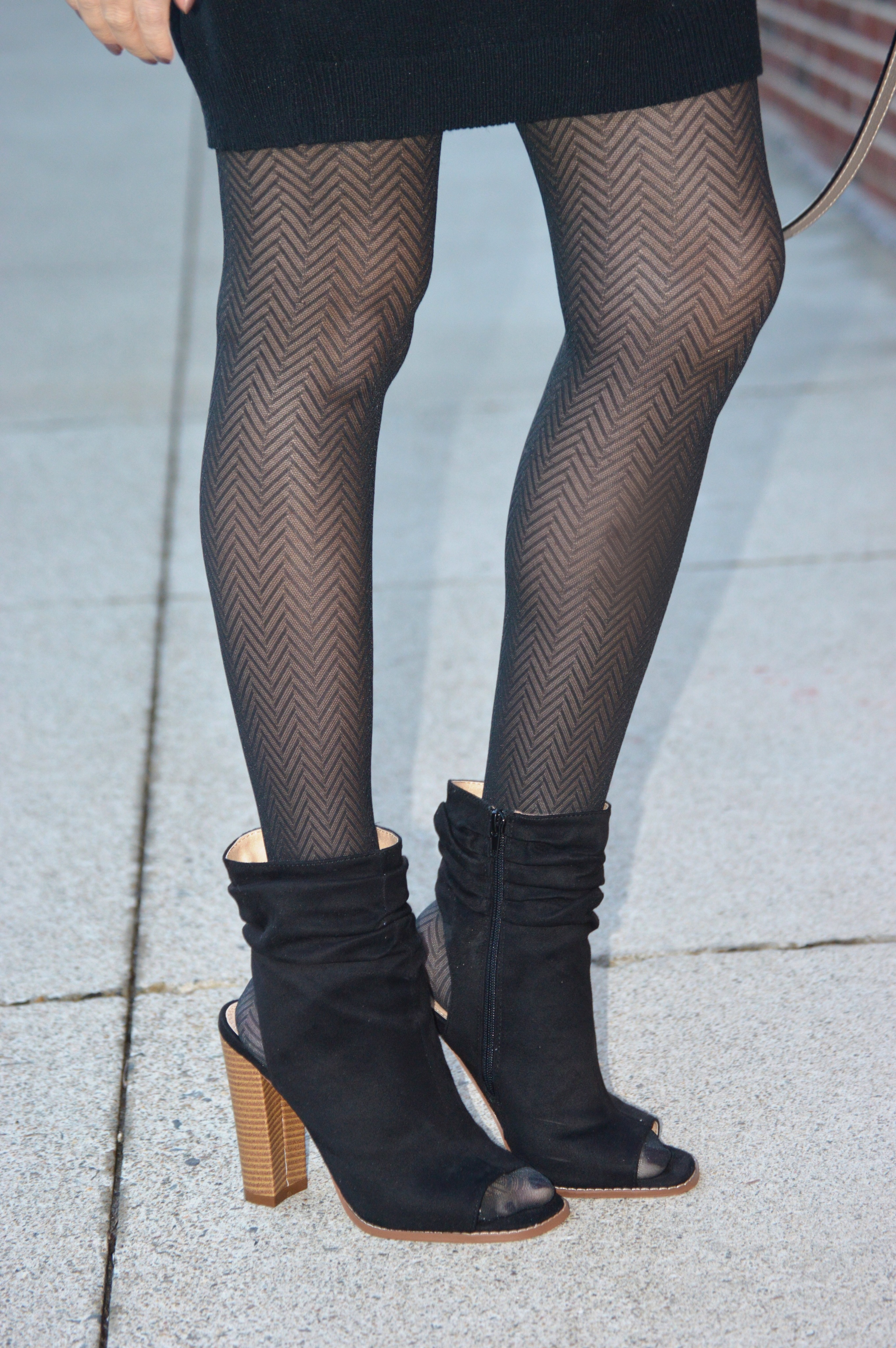 toeless tights boots