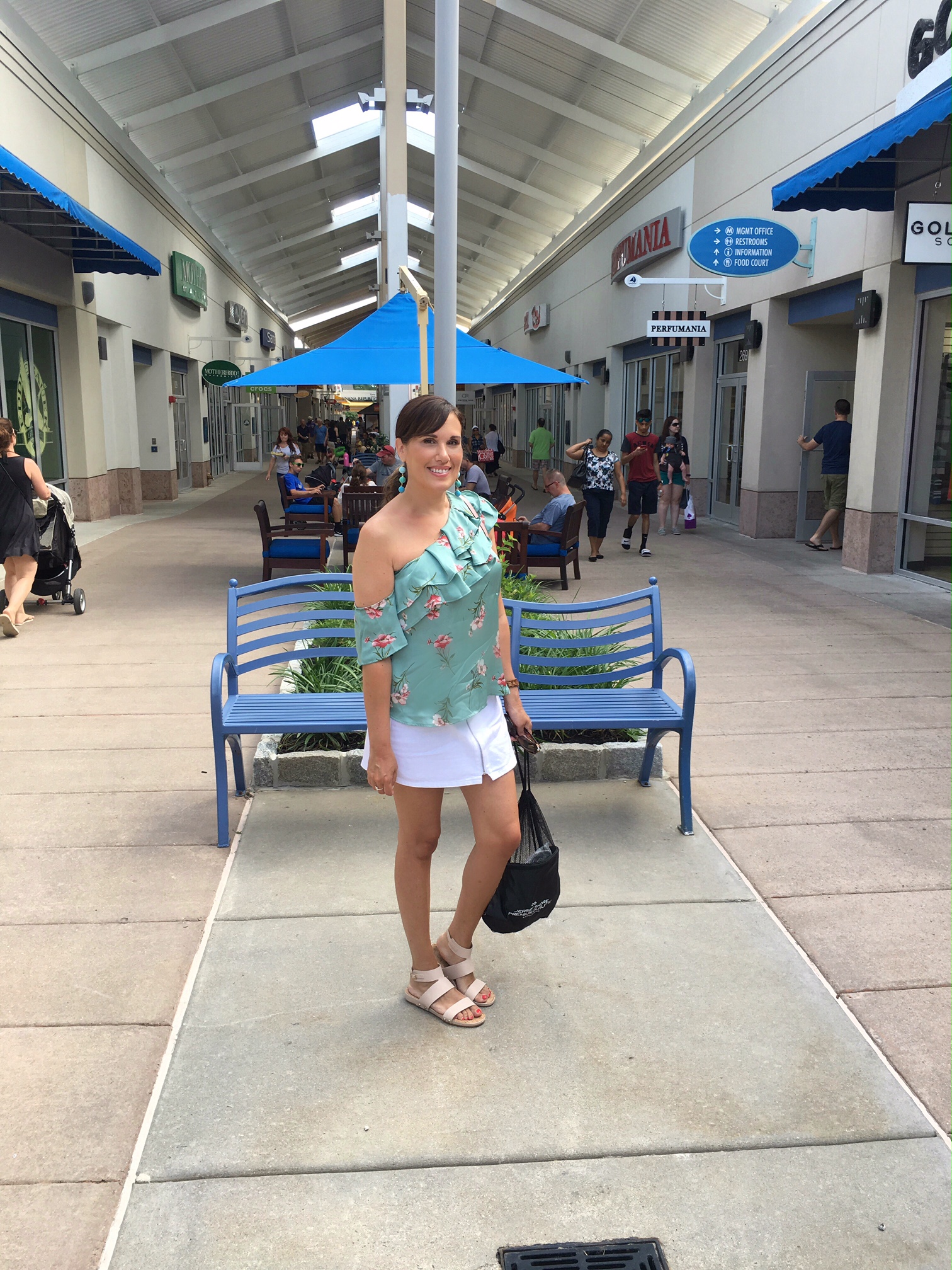 jersey shore tinton falls outlets